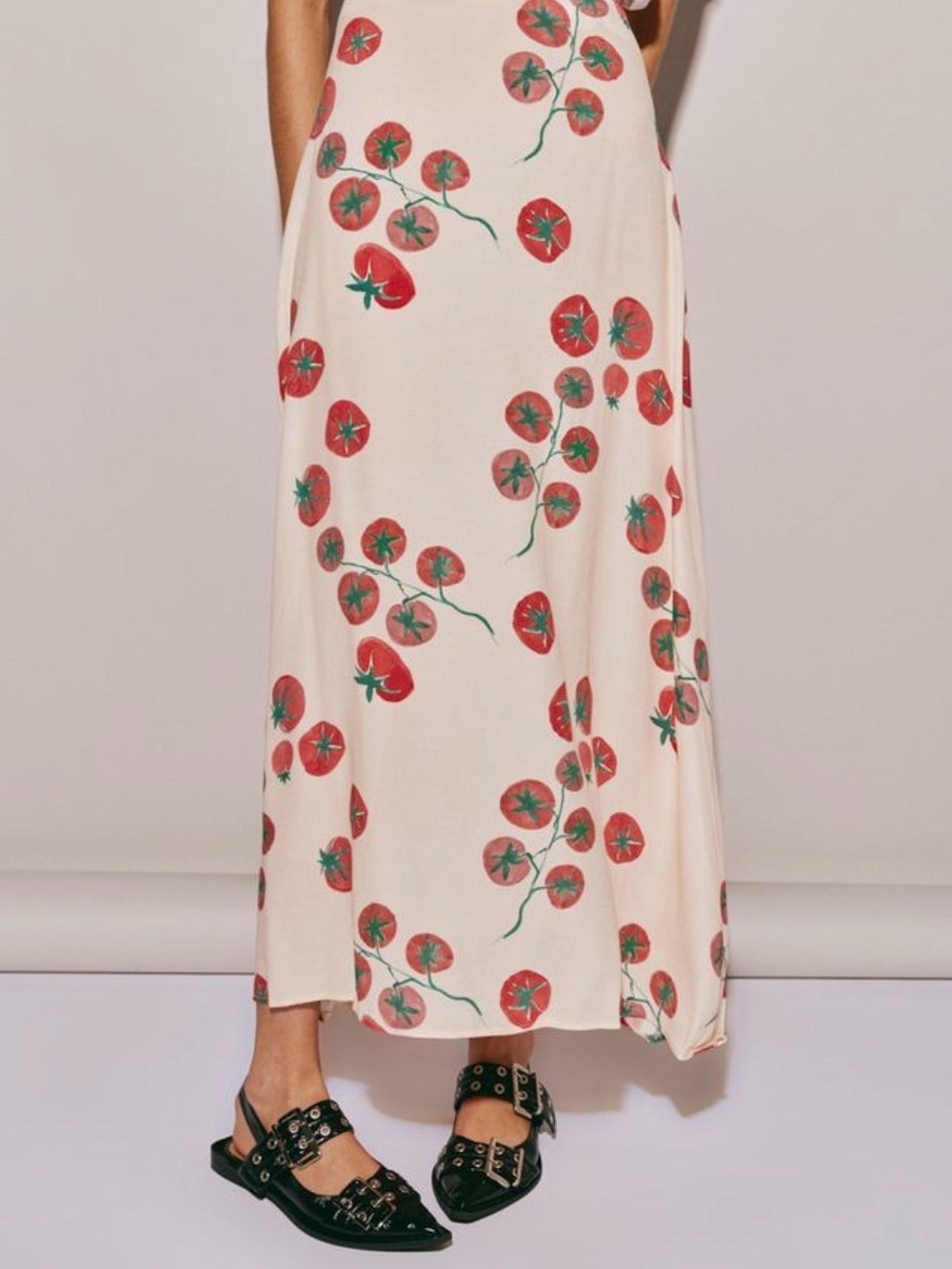 VRG Cream Brie Midi Skirt with Red Roma Tomato Print NWT
